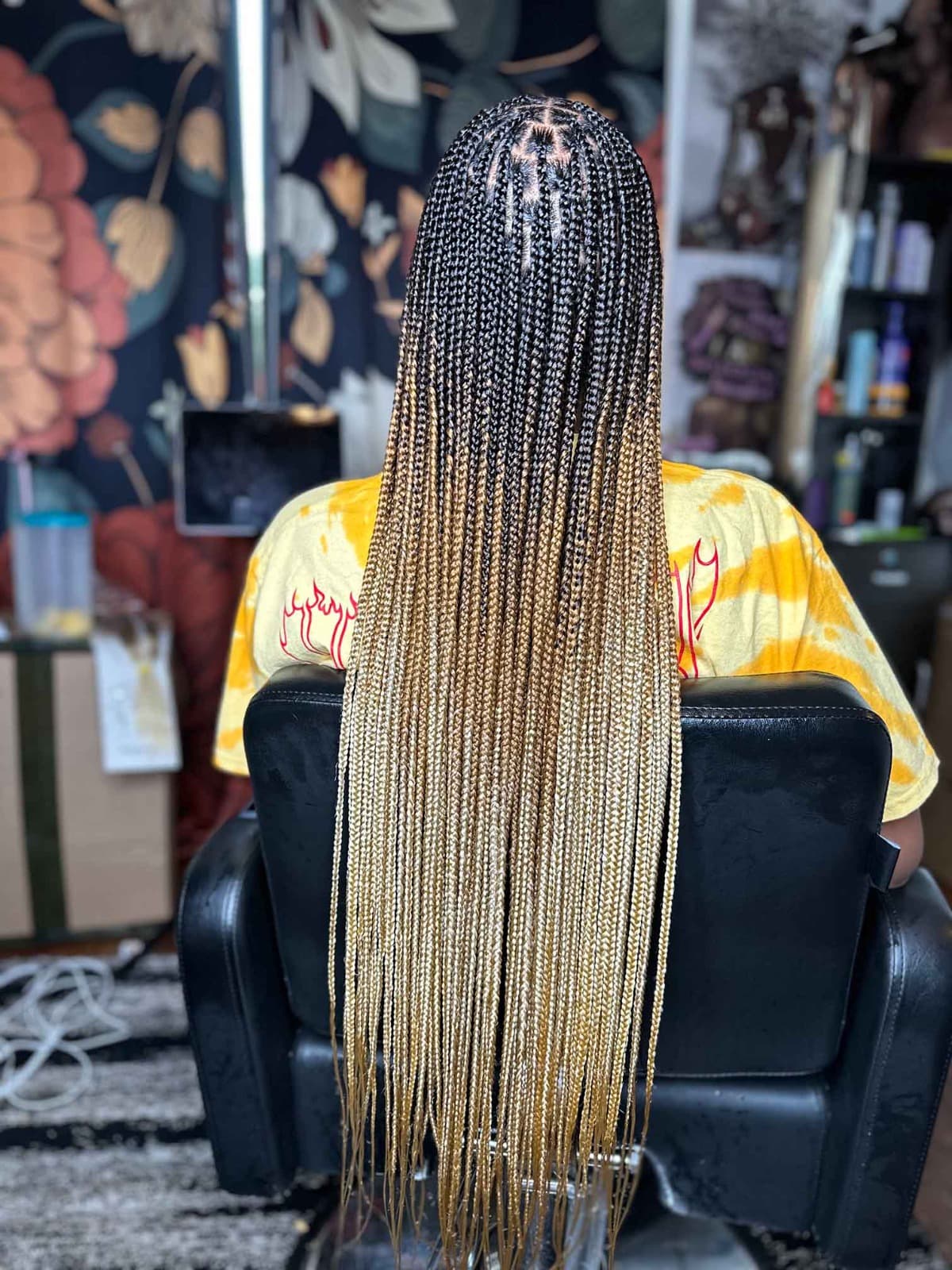 Knotless Braids hairstyle by TeebraidingZone