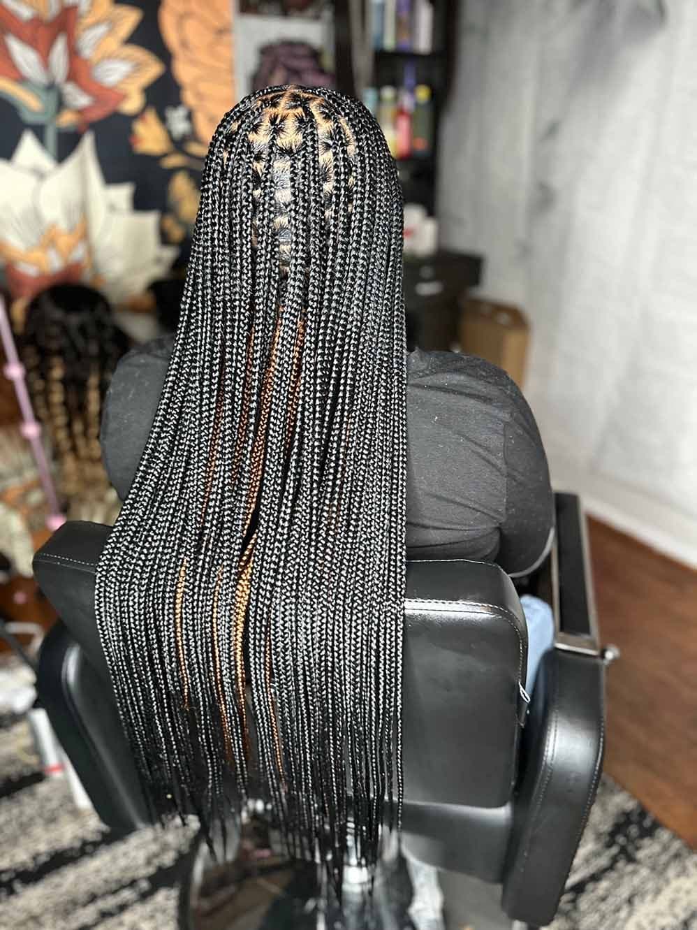 Knotless Braids hairstyle by TeebraidingZone