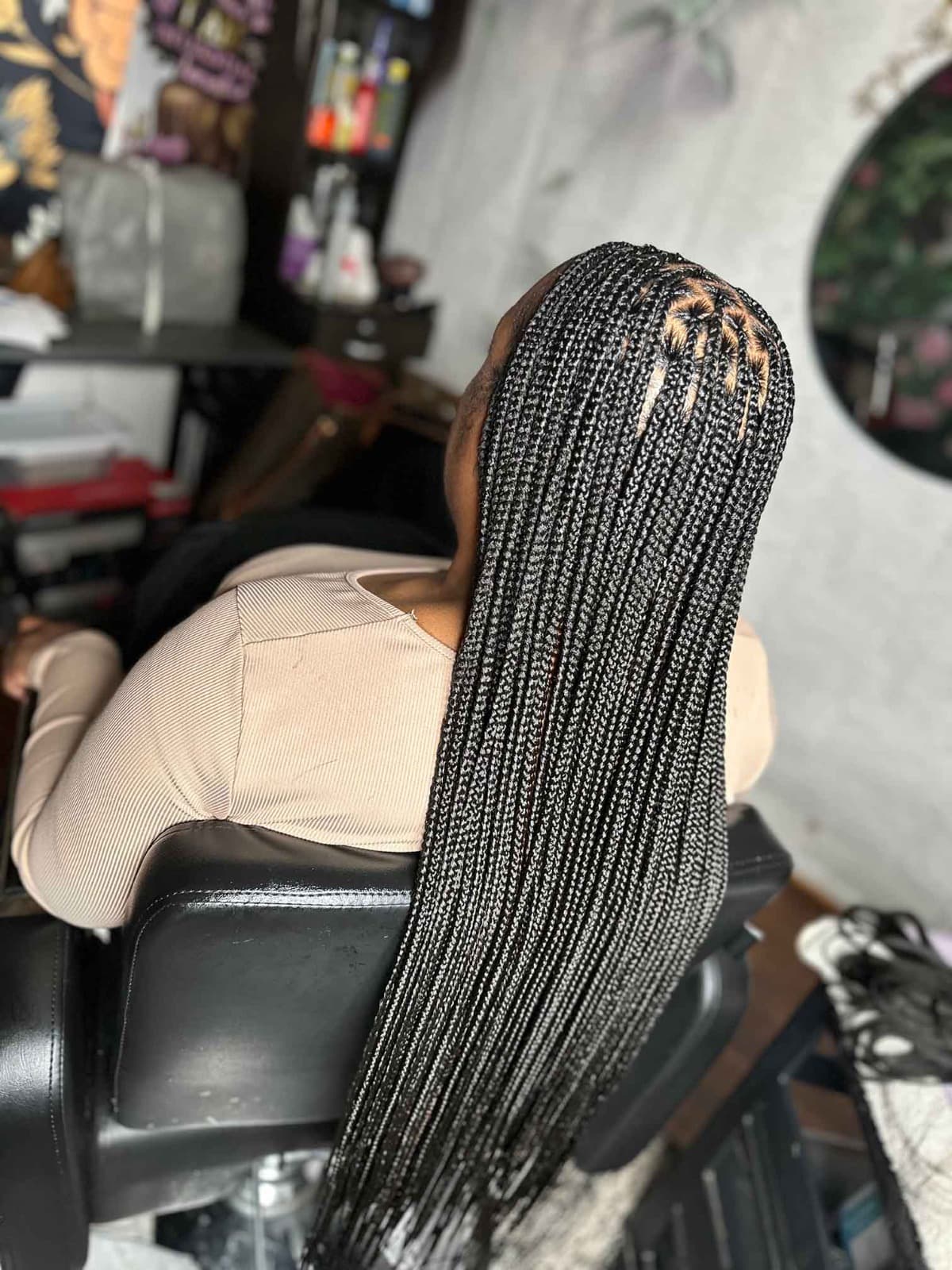 Knotless Braids hairstyle by TeebraidingZone